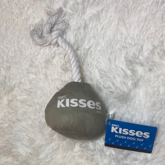 Dog 🐶 Plush Dog Toys Hershey’s, Reese’s Peanut Butter Cups & Hershey Kisses 💋 - Picture 4 of 5